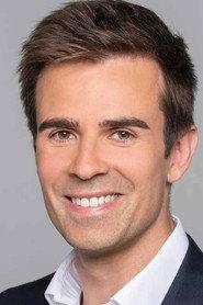 Jean-Baptiste Marteau as Emile Tavernier, Lieutenant in Un chapeau de paille d'italie 2016