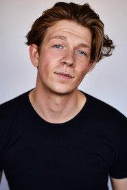 Tom van Kessel as Rogier in Confetti Harvest 2014