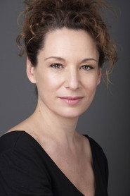Eva Almaya as Rocío Jurado (adulta) in Como alas al viento 2013