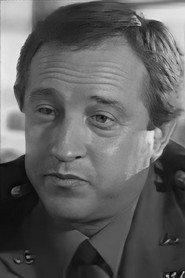 Vladislav Kudiyevskiy as Inteligent in Balagan 1990