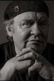 Tony Fitzpatrick as Jack Yancy in Dreaming Grand Avenue 2020