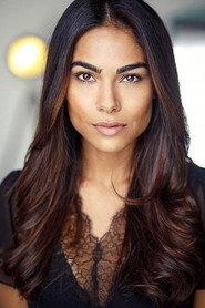 Fernanda Diniz as Francesca Gianelli in Christmas in Rome 2019