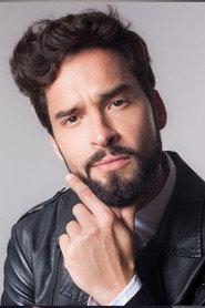 Willian Mello as Diogo in Um Palmo 2021
