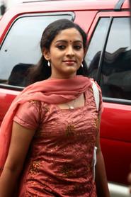 Mahalakshmi Sarveshwaran as Gopika in Ezham Suryan 2012