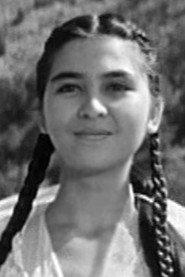 Safura Ibragimova as Gulshan in Rainbow of Seven Hopes 1983