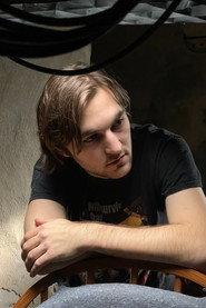 Case Avron as Friend in Daisy Chain 2024