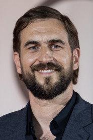 Guillaume Duhesme as Doctor in Wild Foxes 2026