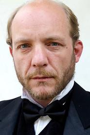 Nicolas de Lavergne as Jean in Le Grand Perdu 2018