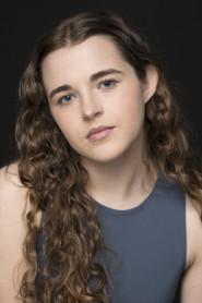 Sofía Vila as Laia in A Hora