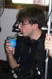 Nicolás Giffi Dellatorre as Nico (Chico siendo golpeado) in Escenarios Ficticios 2024