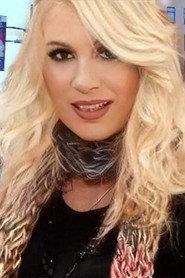 Marianna Kastania as Katia in Two crazy ... crazy ... Cops 1987