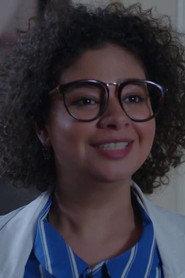 Yara Fahmy as عضو الجمعية in Asmaa 2011