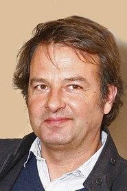 Benoît Graffin as Le pilote in Cookie 2013