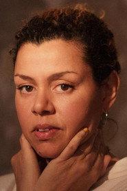 Hazel Watt as Advokat in Deroute 2021
