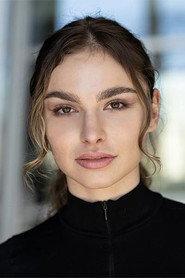 Silvana Synovia as Caro in Early Birds 2023