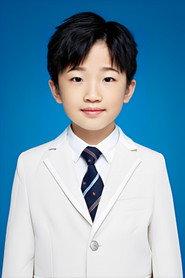 Yue Hao as Zhu Tong in Day Dreaming 2024