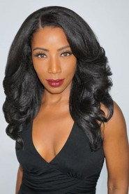 Dorly Jean-Louis as Halora Sinclair in A Royal Recipe for Love 2023