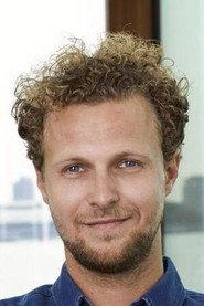 Tim Senders as Niels in Overmorgen 2010