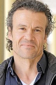Carsten Jung as Der Mann im Schatten in Illusions like “Swan Lake” 2001