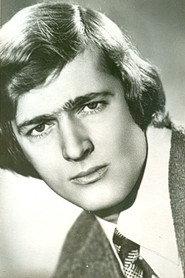 Anatoli Spivak as Олег Павлович in First-Person Story 1977