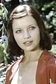 Béatrice Harnois as Le modèle in Lips of Blood 1975