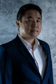 Henrique Kimura as Marcos Matsunaga in Elize: Sombras de Uma Mulher 