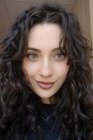 Mara Rosado as Mujer en la playa in I SHOULD NOT HAVE COME 2022