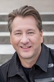 Claudius Dreilich as Self in Die Schlagerfamilien 2020