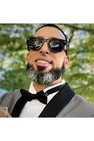 Hector L. Rodriguez as Luis Gomez in Bocas 2019