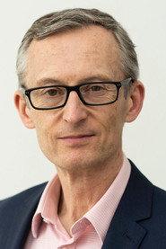 Fergus Walsh as Reporter in AstraZeneca: A Vaccine for the World? 2022