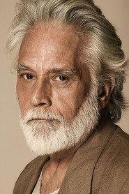 Júlio Braga as Galocha in Bar Esperanza 1983