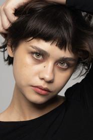 Alix Dariela as Camila in Mi cuerpo me queda grande 2025