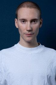 Moritz Bock as Röchel in Wenn Frauen ausziehen 2019