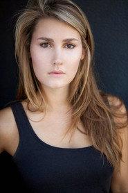 Hannah Vanderheide as Amanda in Blood Sisters 2017