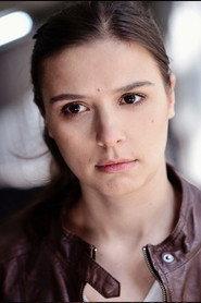 Aline Adam as Gitti in Hard & Ugly – eine Liebesgeschichte 2017