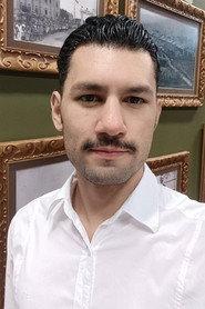 Anderson Soares as Professor Rafael in Innamorarsi