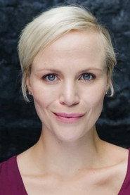 Laré Birk as Roxie Roos in Hoener Met Die Rooi Skoene 2017