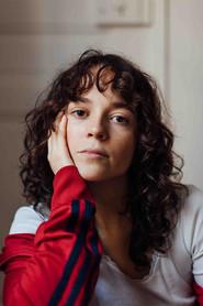 Marie Bucas-Français as L'enfant-poule in Le Livre de la Ferme 2026