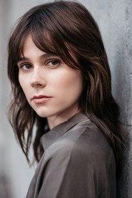 Cassandra Phillips-Grande as Laurie in Side Walks 2022