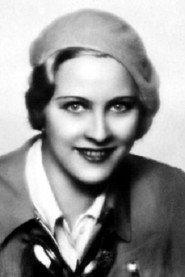 Annie Markart as Ottilie, seine Tochter in The White Horse Inn 1935
