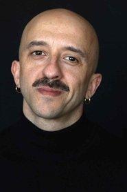 Mario Alonso as David-Isaías in El gizmo 2025