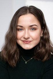 Maya Hegetschweiler as Évelyne in Hooks 2023