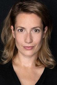 Lenka Zahradnická as herečka Eva in Past 2020