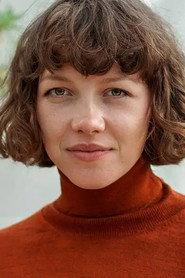 Saskia Mommertz as Sister in The Funeral Dancer
