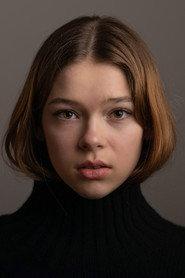 María Schwinning as Atenea in Mala bestia 2026