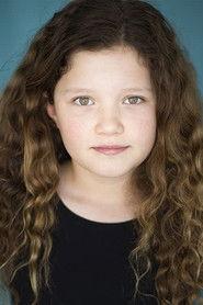 Julia Savage as Jen in The Familiars 2020