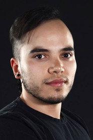 Miguel Estrada as Ricardo Soto in A ellas les gustan mayores 2019