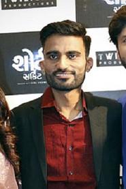 Faisal Hashmi as Raghav (news producer) in Short Circuit 2019