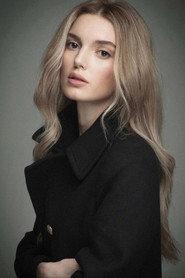 Kaitlyn Bernard as Skye in Spontaneous 2020