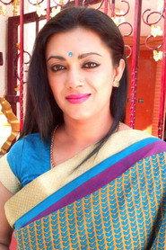 Jennifer Antony as Keerthy's mother in Marubhoomiyile Aana 2016